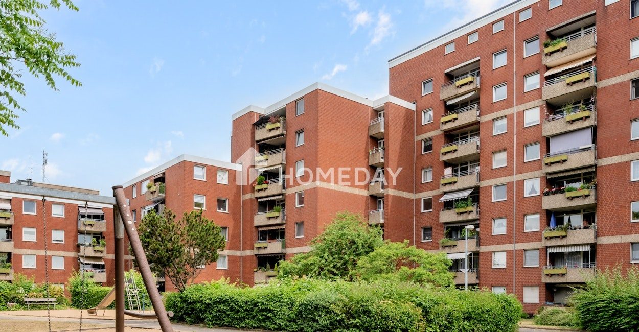 Sofort Bezugsbereit - Tiefgaragenstellplatz und großer Balkon