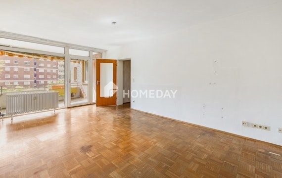 Sofort Bezugsbereit - Tiefgaragenstellplatz und großer Balkon