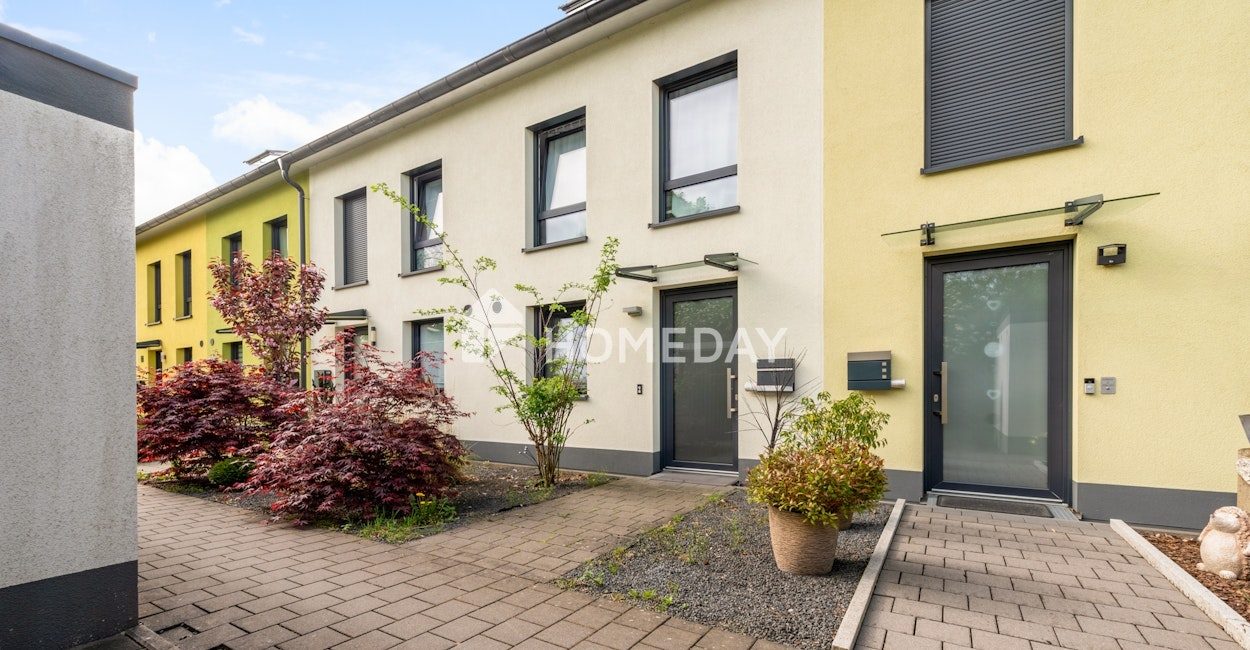 Moderne Wohnqualität mit Stil – Hochwertiges Reihenhaus mit Garten in familienfreundlicher Lage