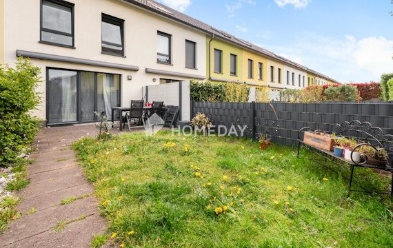 Moderne Wohnqualität mit Stil – Hochwertiges Reihenhaus mit Garten in familienfreundlicher Lage