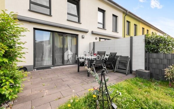 Moderne Wohnqualität mit Stil – Hochwertiges Reihenhaus mit Garten in familienfreundlicher Lage