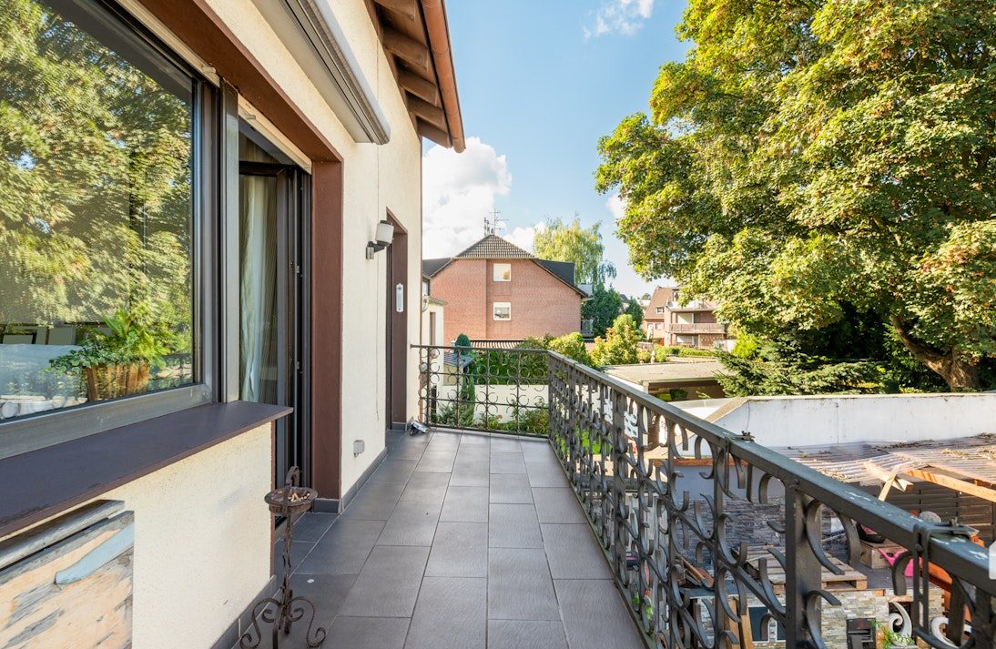 Helle und großzügige Zweizimmerwohnung mit Balkon und Stellplatz