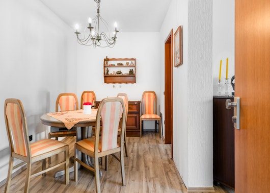 Helle und großzügige Zweizimmerwohnung mit Balkon und Stellplatz