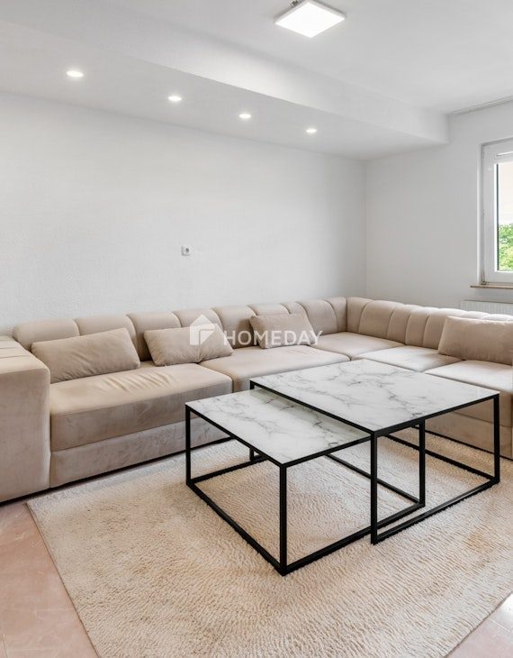 Perfekt für Familien – Großzügige Maisonette mit vier Zimmern, Tageslichtbad und Garten